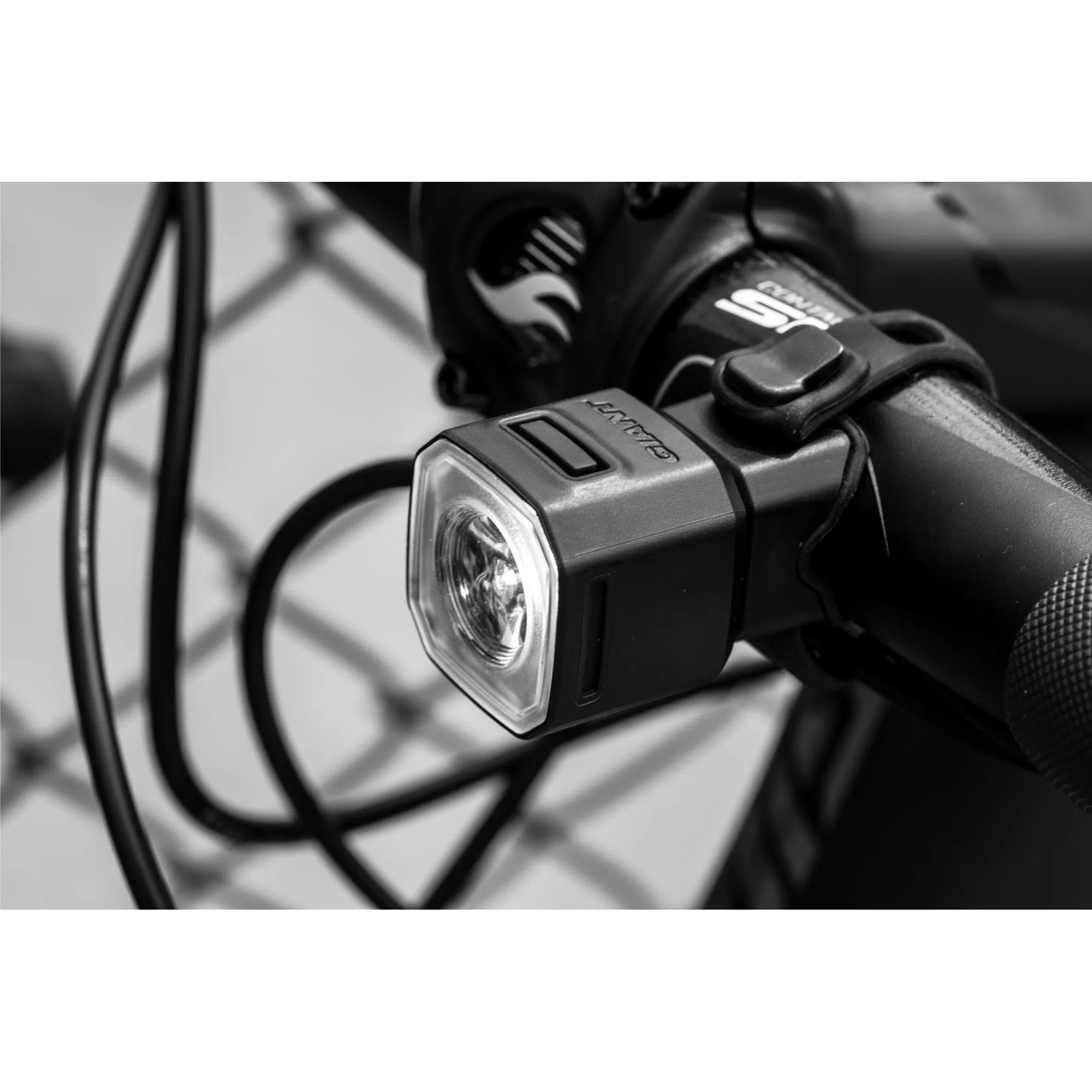 giant-recon-hl-100-usb-02