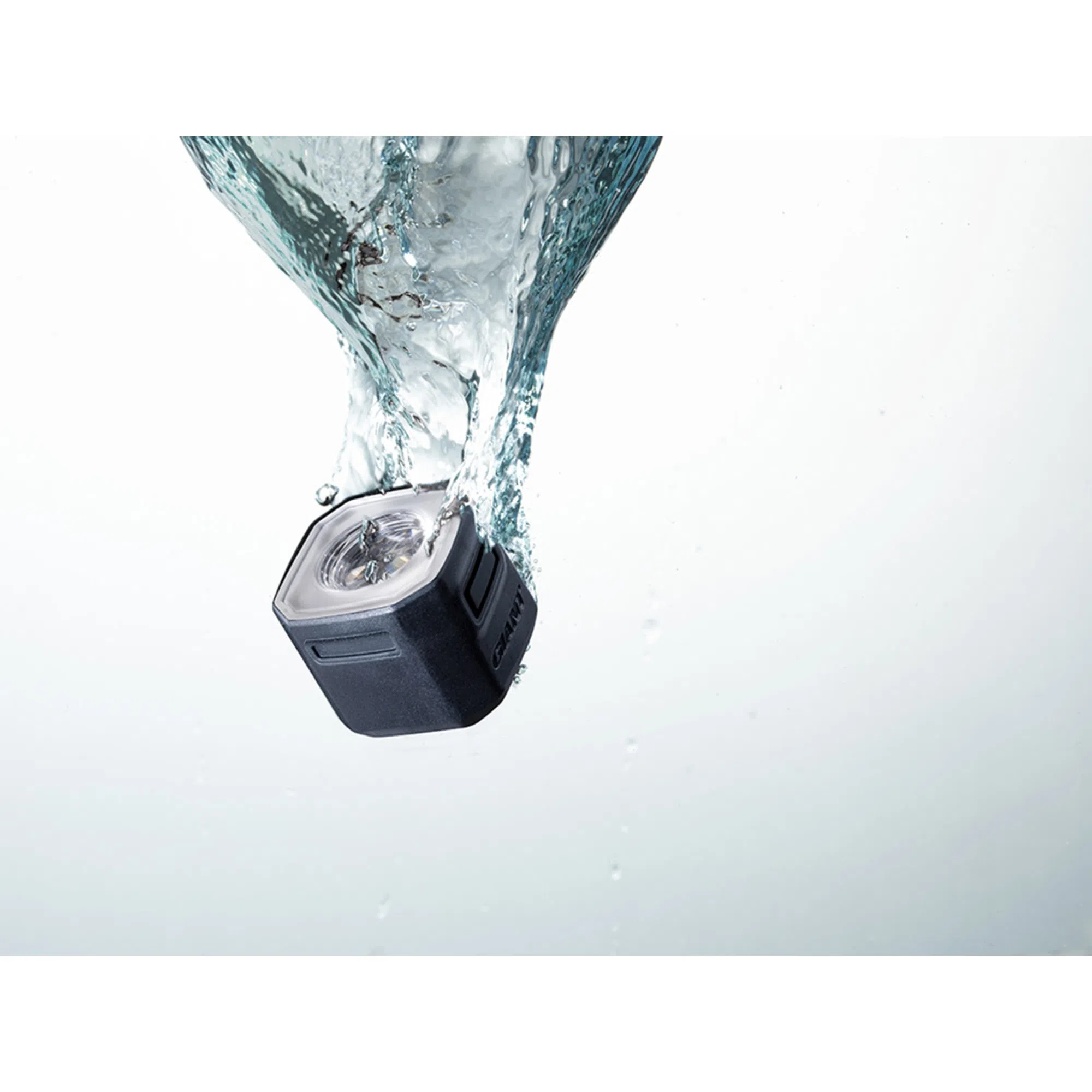 giant-recon-hl-100-usb-06